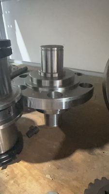 P8820DL قطع الغيار لجهاز صلب الأسفلت ناقل دوامة محرك متوسط منفصل دواري محرك متوسط VOE12766358