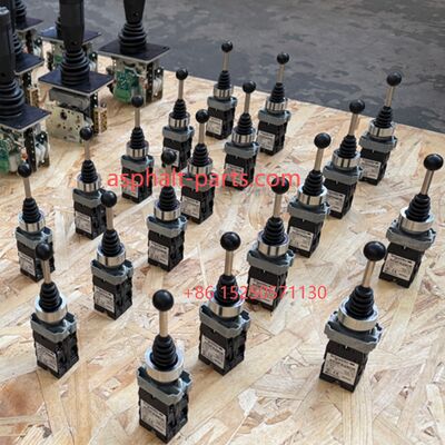 النسخة الجديدة 56840 joystick W2000 عصا التحكم joystick 24V لجهاز طحن الطرق التحكم في اتجاه الحزام النقل